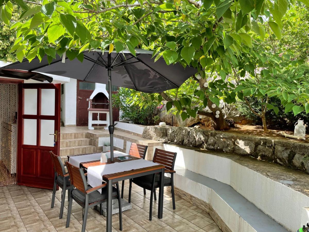 Holiday Home Cesarica Karlobag Kültér fotó