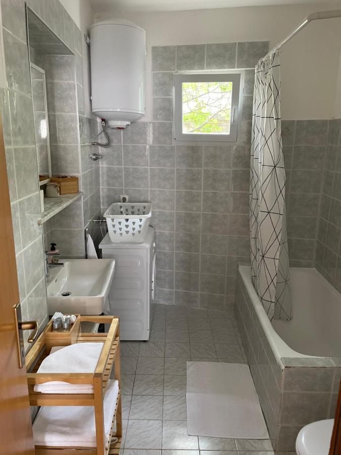 Holiday Home Cesarica Karlobag Kültér fotó
