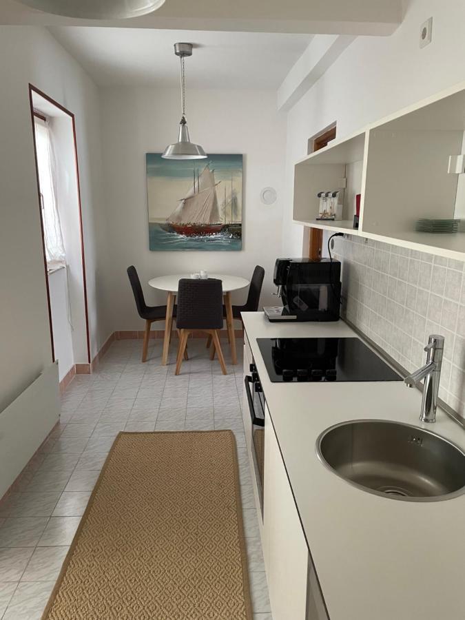 Holiday Home Cesarica Karlobag Kültér fotó